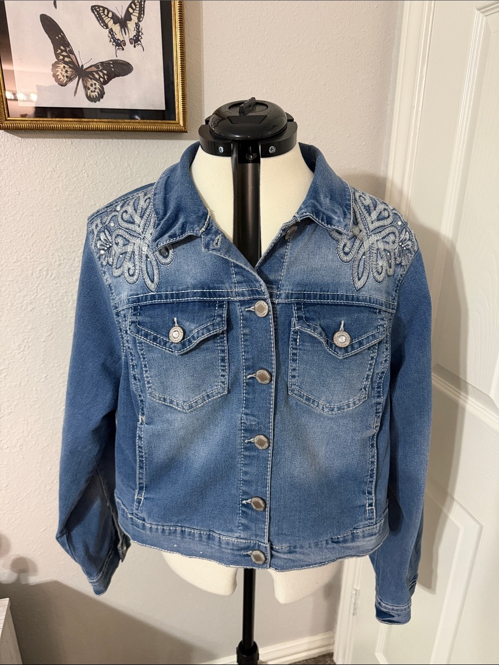 Embroidered Shoulder Blue Denim Jean Jacket - Women's Casual Jacket